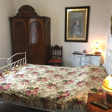 Апартаменти Vintage House For Rent 60M From Sea Башка-Вода Екстер'єр фото
