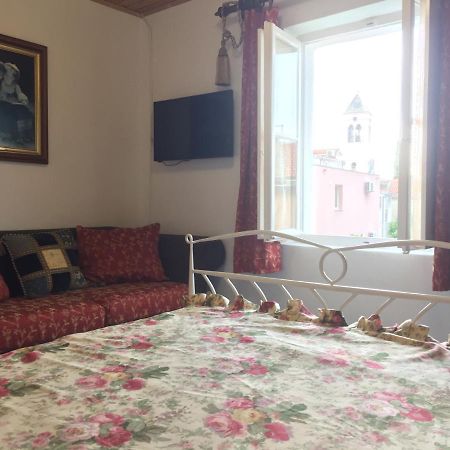 Апартаменти Vintage House For Rent 60M From Sea Башка-Вода Екстер'єр фото