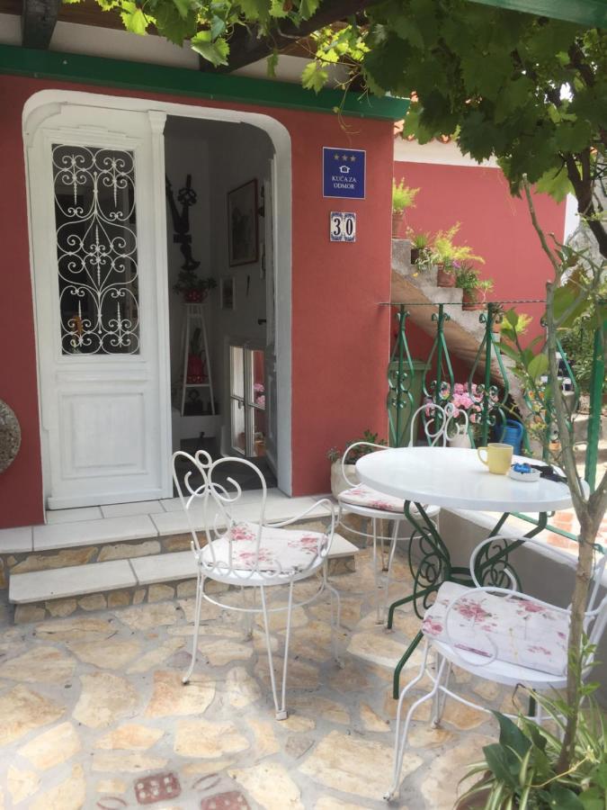 Апартаменти Vintage House For Rent 60M From Sea Башка-Вода Екстер'єр фото