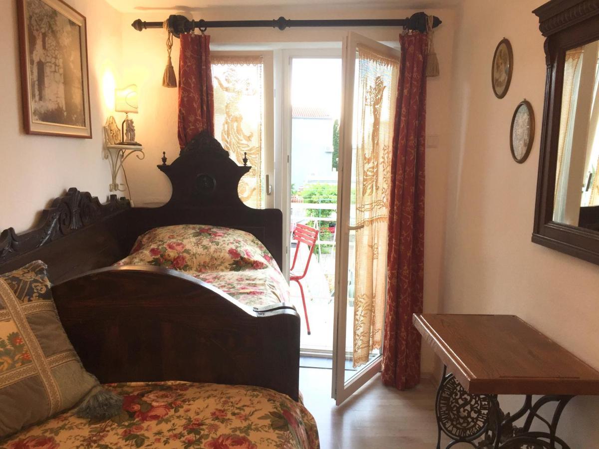 Апартаменти Vintage House For Rent 60M From Sea Башка-Вода Екстер'єр фото