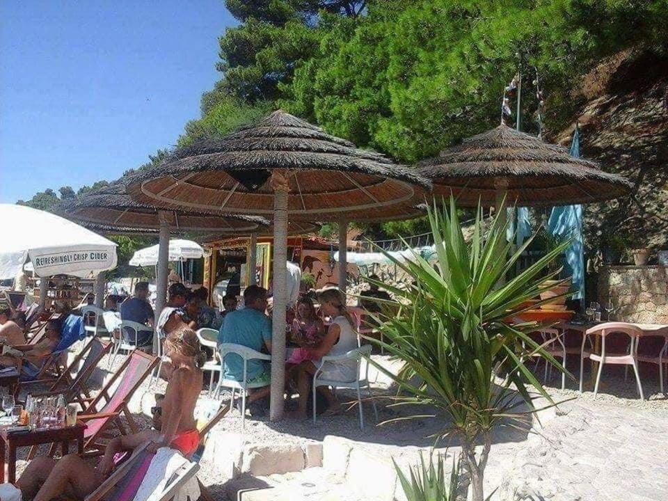 Апартаменти Vintage House For Rent 60M From Sea Башка-Вода Екстер'єр фото