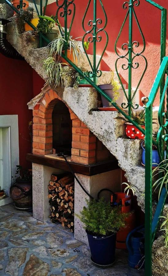 Апартаменти Vintage House For Rent 60M From Sea Башка-Вода Екстер'єр фото